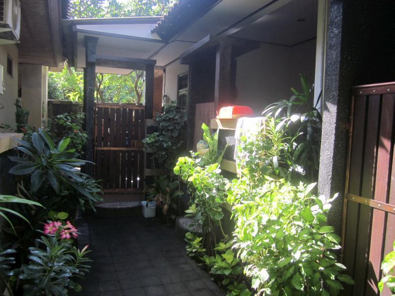 Dikubu Homestay Sanur Extérieur photo